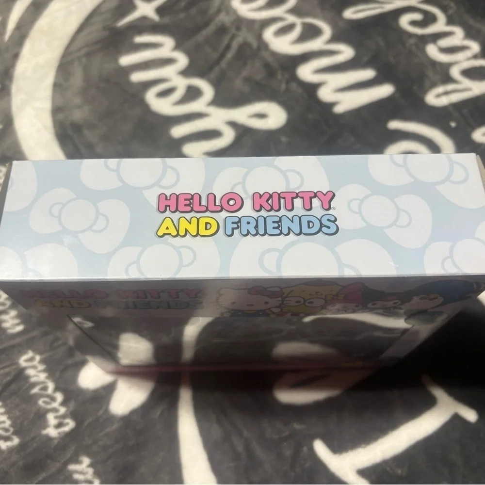 Hello Kitty and Friends, 2” Figure 6-Pack - Removable Salty Accessories
